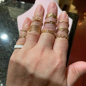 19 pieces Retailers Bundle of rings. 
Elegant Gold-Tone Rings